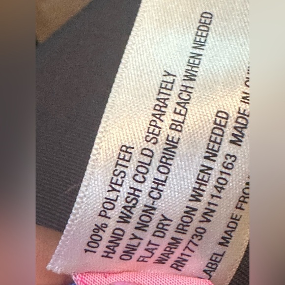 Lilly Pulitzer Scarf 27”x27” Pink Blue Paisley Shell Square Polyester - Picture 5 of 8